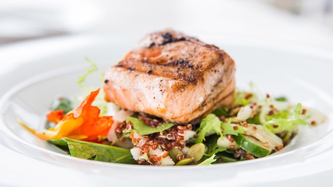 salmon fights stomach fat