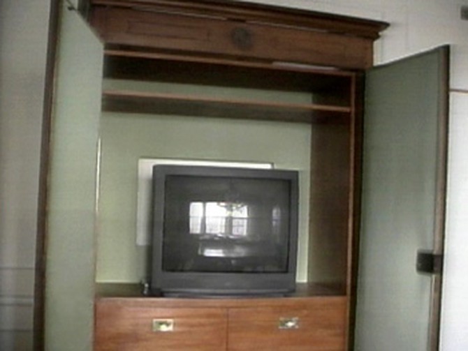 Hold your TV in an old amoire