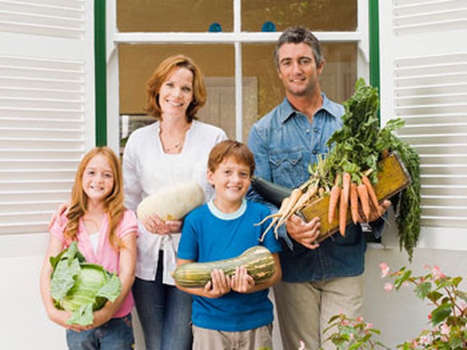Family with vegetables