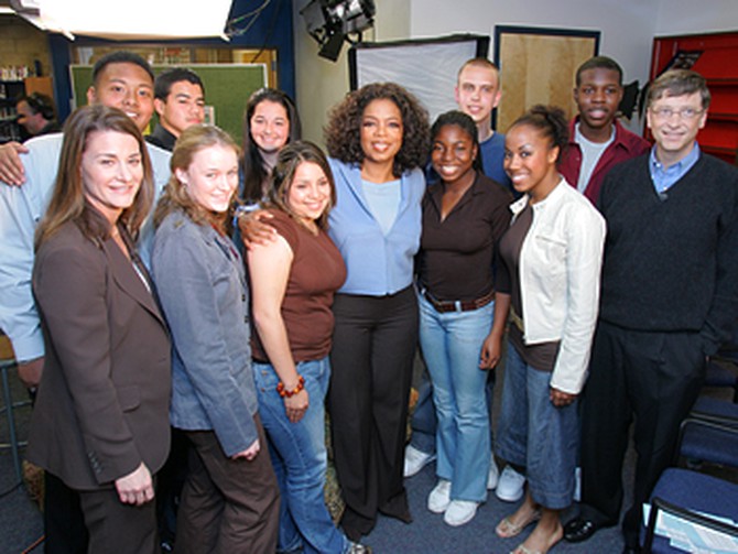 Oprah, Bill Gates and Melinda Gates pose with a group of students.