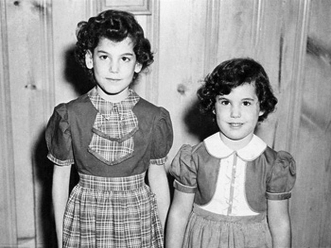 Suzy and Nancy as children