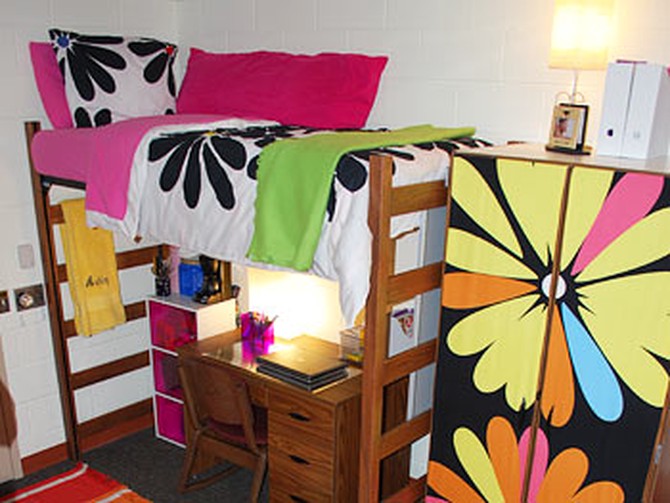 Bold accent colors brighten a dull dorm room.