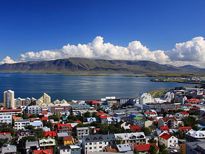 Find travel bargains to Reykjavik, Iceland.
