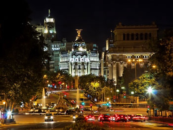 Night view of the Plaza de Cibeles