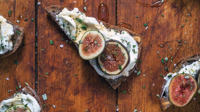 fig and rosemary toast