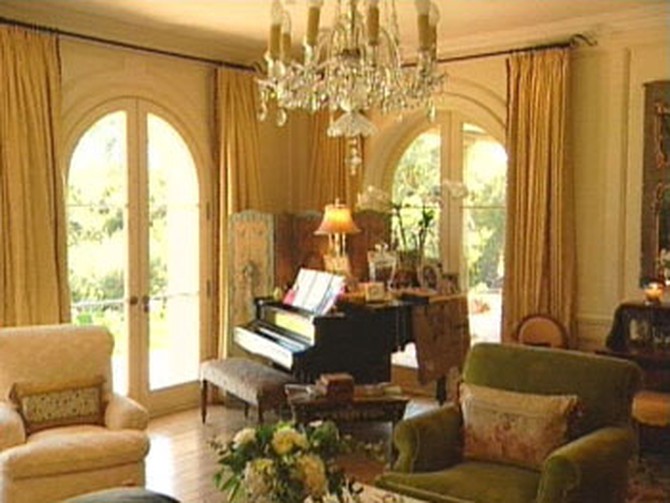 Rob Lowe's piano room