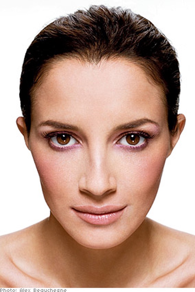 Vincent Longo suggests pink eyeshadow for women with olive complexions.