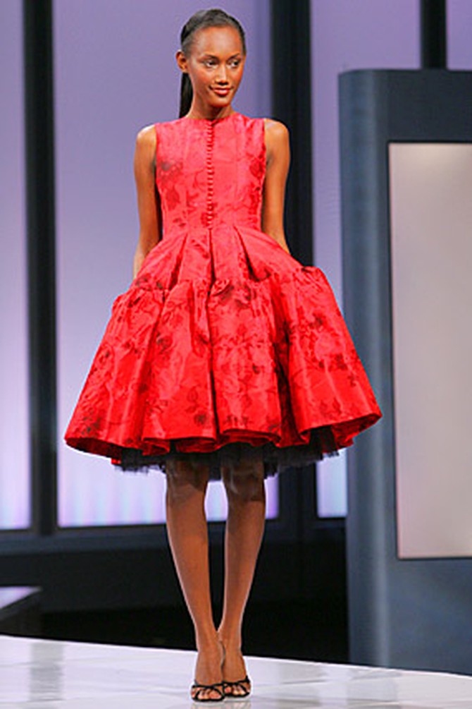 Red sleeveless short dress