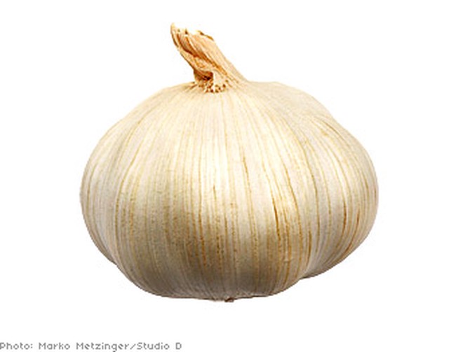 Garlic can lower risk of heart disease.