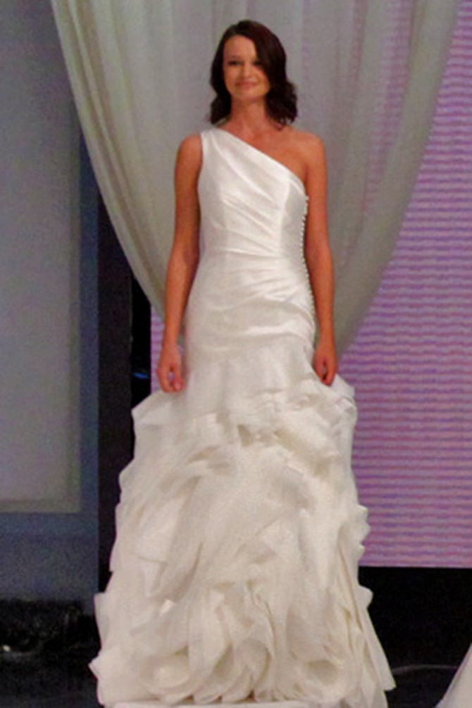Vera Wang WHITE/ Vera Wang Gown/ One Shoulder Gown/ One Shoulder