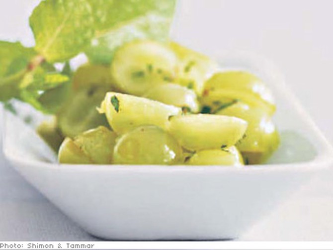 Gingered Green Grapes
