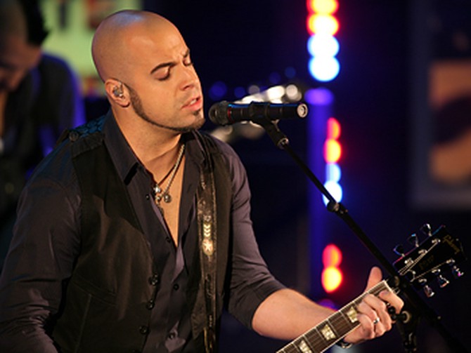 Daughtry performs Feels Like the First Time.