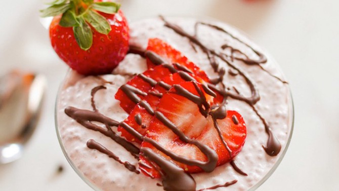 strawberry chia pudding