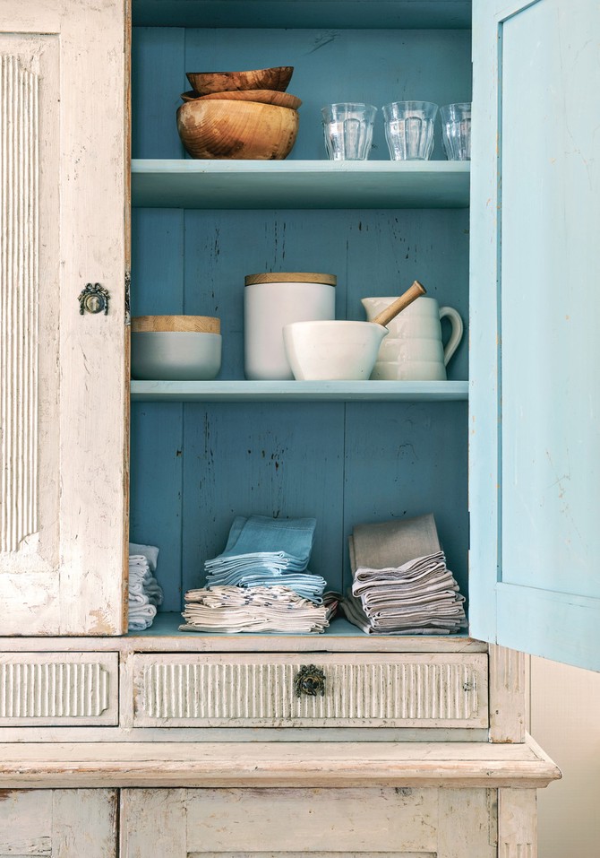 blue and white cabinet