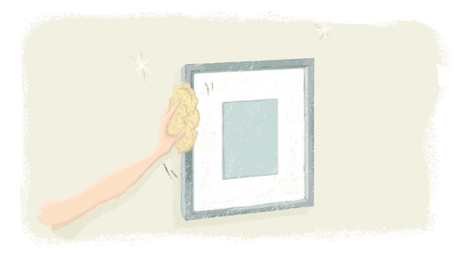 how to clean a picture frame