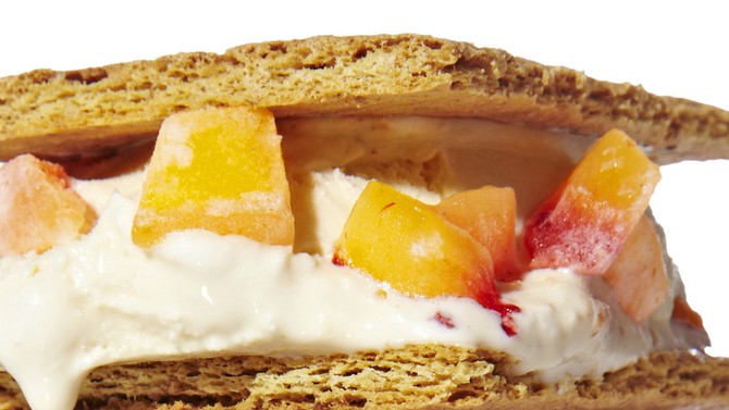 peach cobbler ice cream sandwich