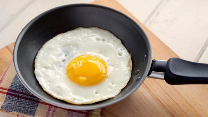 Sunny-side-up egg in a skillet