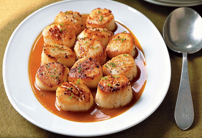 Seared Sea Scallops with Spicy Clementine Dipping Sauce