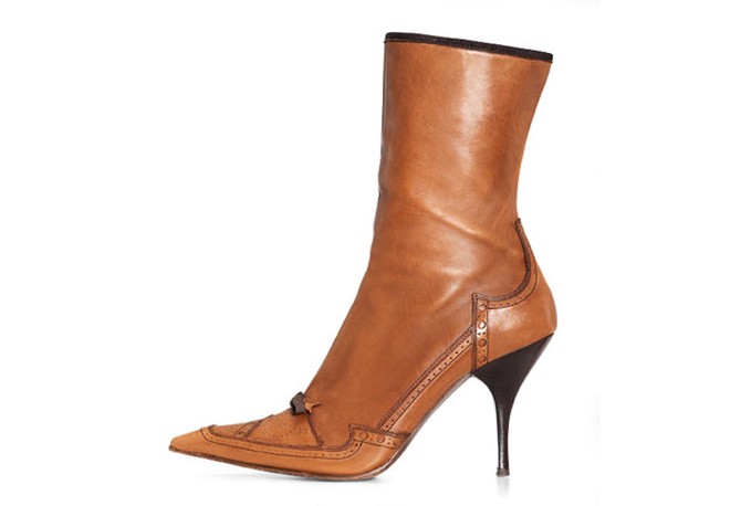 Oprah's auction brown heeled boot