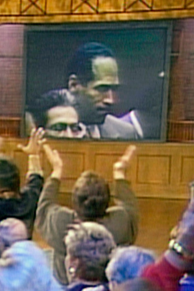 audience members react to the O.J. Simpson trial