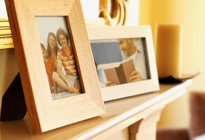 Family photos on a shelf