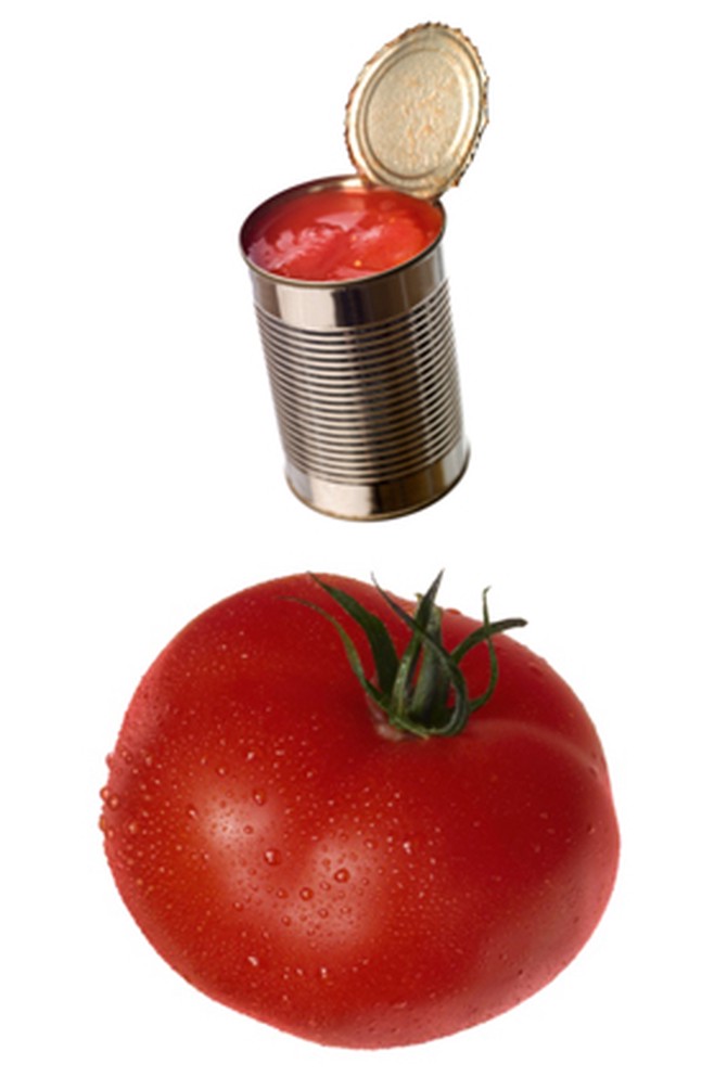 Fresh tomatoes and canned tomatoes