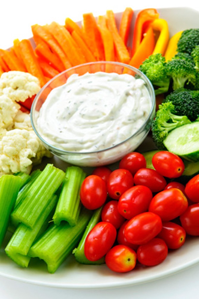 Vegetable platter with dip