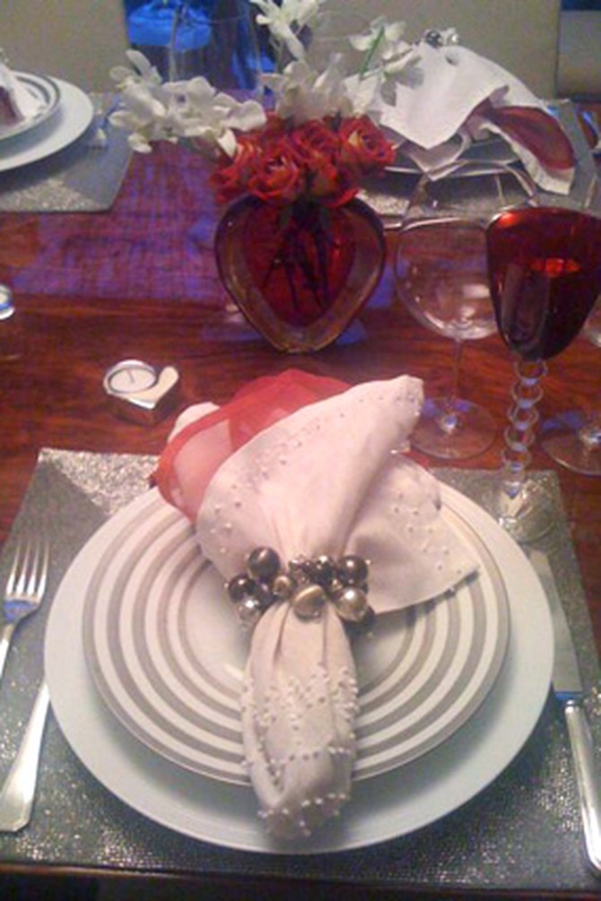 Holiday table settings
