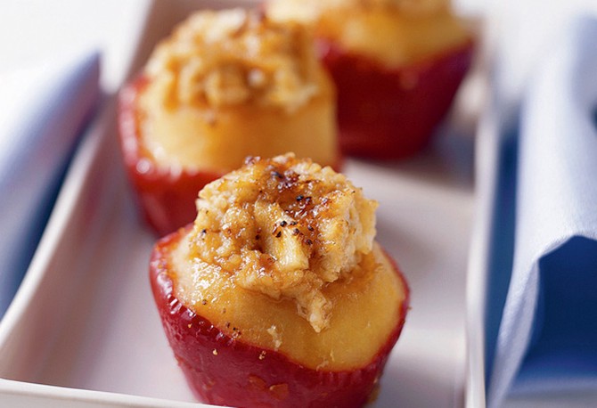 Baked Apples with Oatmeal and Brown Sugar brunch recipe