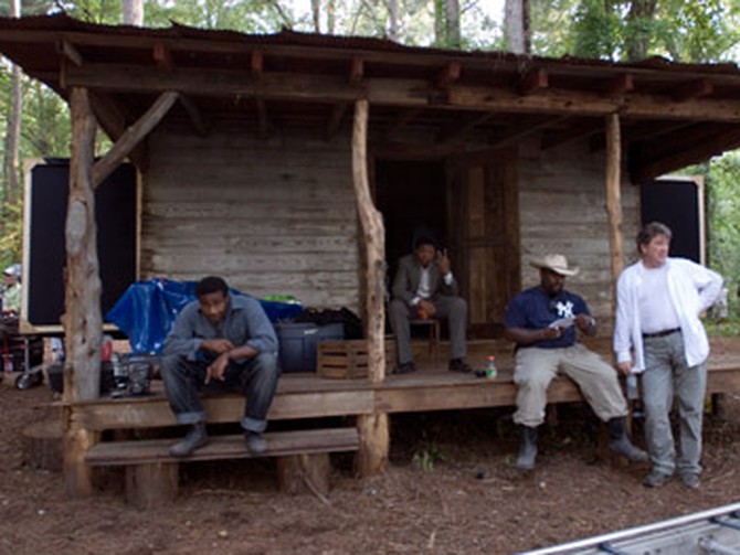 The crew hangs out at the juke joint.