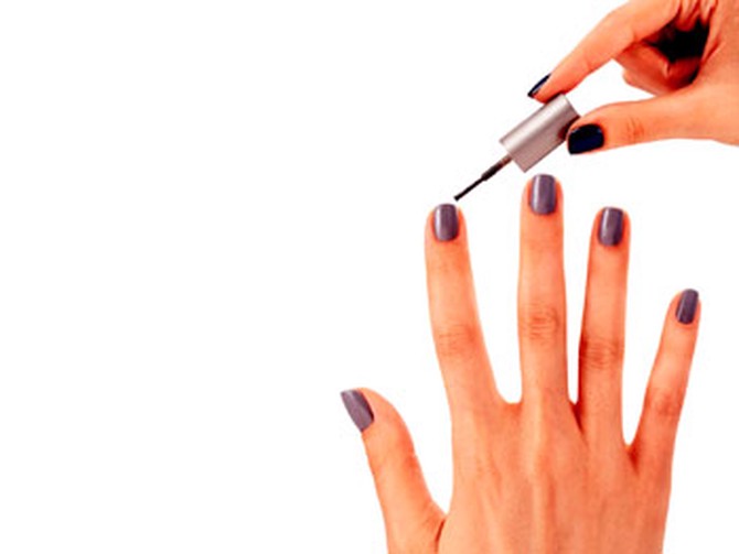 Gray nail polish