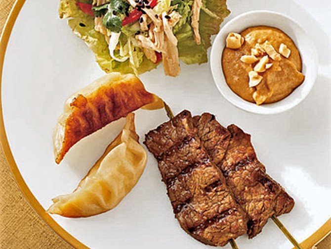 Beef Satay with Spicy Peanut Sauce