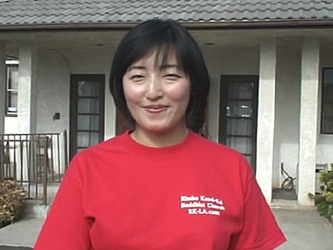 Takae Shimizu organized volunteers to clean up a neighborhood in Los Angeles.