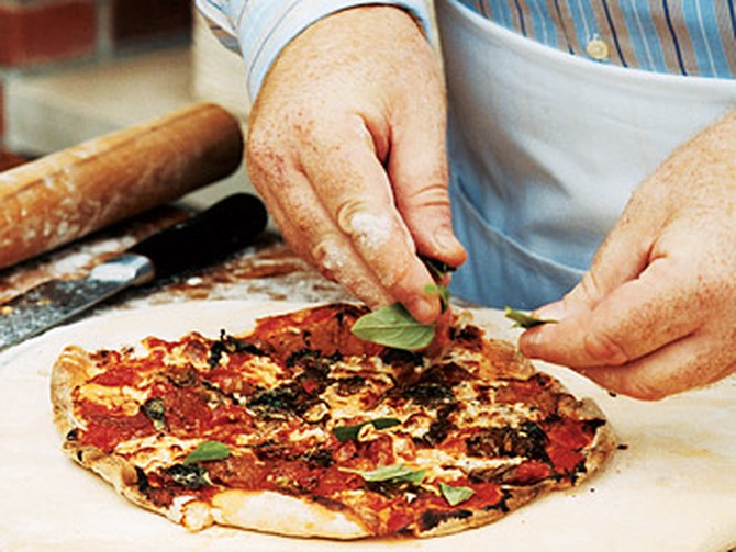 Art Smith makes his grilled Margherita pizza.