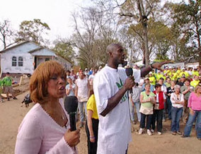Kevin Garnett and Gayle King share the exciting news.