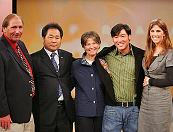 Kim Jae-su meets Toby's adoptive parents, Mike and Deborah, and his fianc&#233;e
