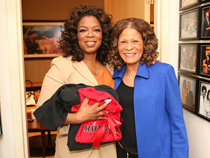 Oprah meets with Vivian Stringer.