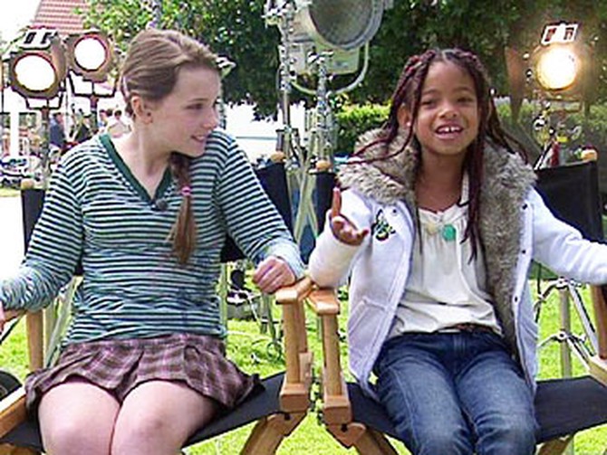Abigail Breslin and Willow Smith