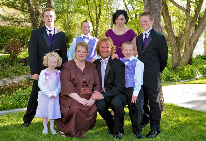 Kody and Janelle Brown and their children