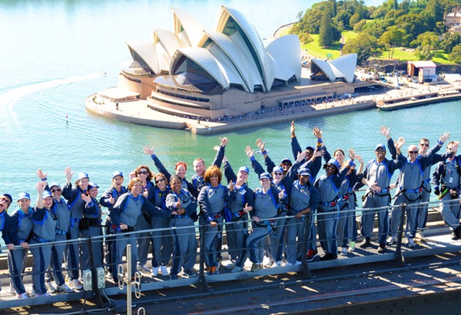 Oprah, Gayle and Ultimate Viewers at the Sydney Harbour Bridge
