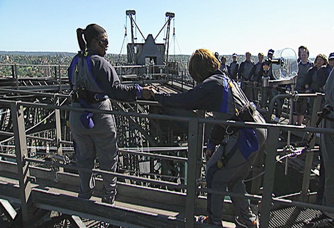 316 climbers on top of Sydney Harbor Bridge